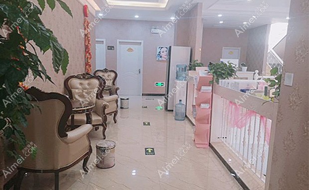 台州长青门诊部大厅一角
