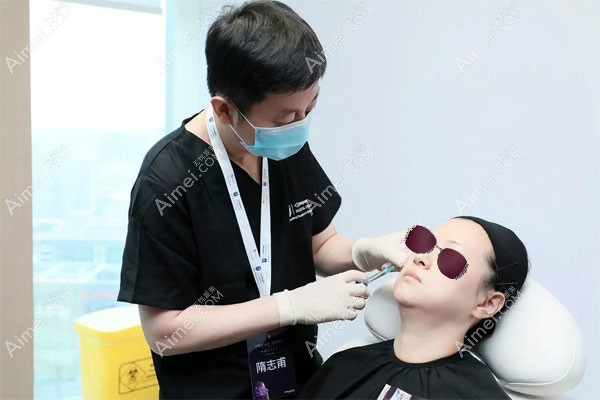 隋志甫示范乔雅登缇颜注射.jpg 隋志甫示范乔雅登缇颜注射.jpg