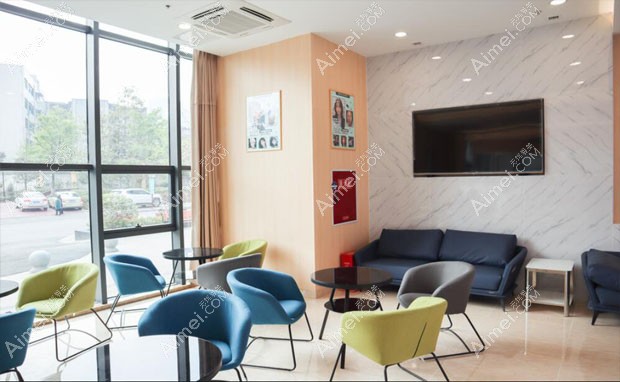 成都东篱医院整形美容科休息区