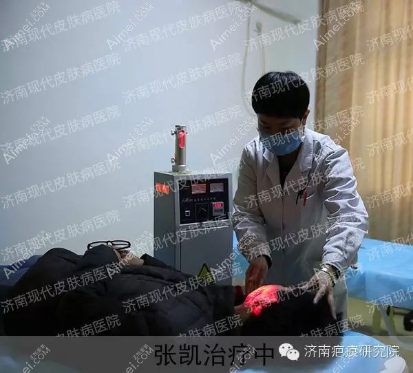 济南现代皮肤病医院的abr消融重建祛疤治疗中.jpg 济南现代皮肤病医院的abr消融重建祛疤治疗中.jpg