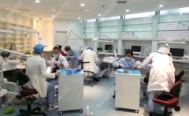 成都极光口腔门诊部治疗室