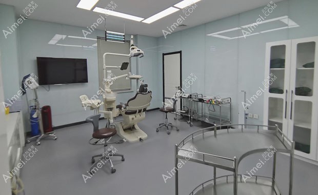 通辽非凡口腔门诊部治疗室环境图