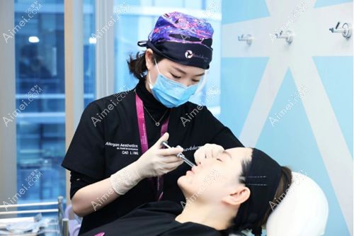 乔雅登质颜玻尿酸授权认证培训医生曹令现场演示注射技.jpg 乔雅登质颜玻尿酸授权认证培训医生曹令现场演示注射技.jpg