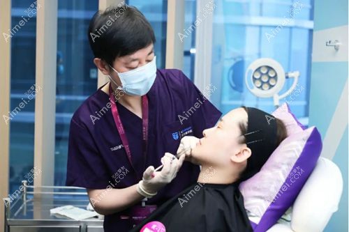 乔雅登质颜玻尿酸授权认证培训医生隋志甫现场演示注射技巧.jpg 乔雅登质颜玻尿酸授权认证培训医生隋志甫现场演示注射技巧.jpg