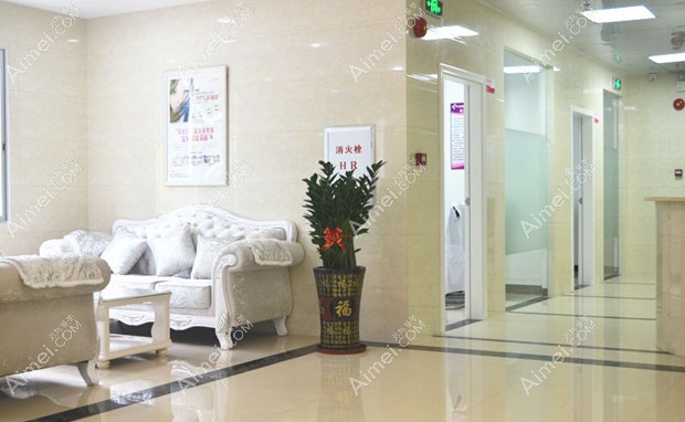 清远清城华美红妆整形外科门诊部大厅等候区