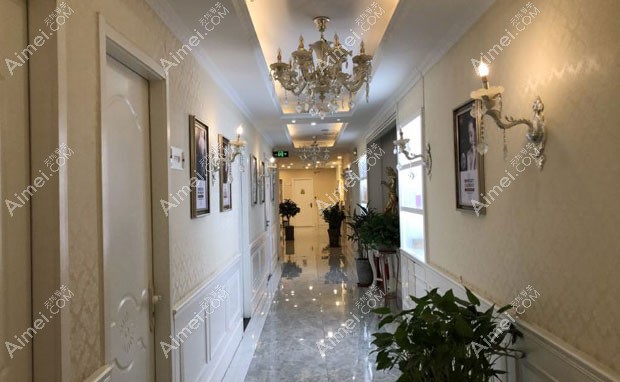兰州崔大夫博士丽整形美容门诊部走廊