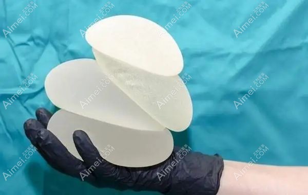 进口隆胸曼托和蓓拉哪种好,价格和档次区别大吗