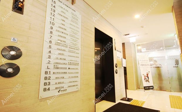 韩国世檀塔男科医院电梯门口
