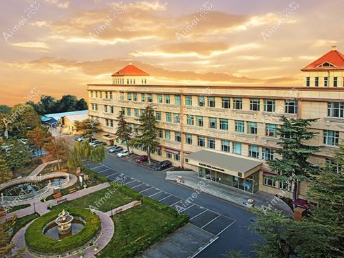 董岩岩医生现在在哪里坐诊 董岩岩医生现在在哪里坐诊
