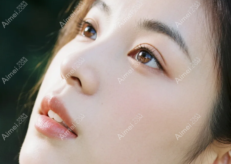 费博文荣一侧双眼皮修复 2000 元够吗? 费博文荣一侧双眼皮修复 2000 元够吗?