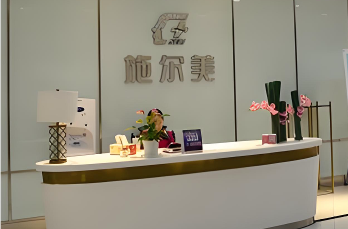 资历深厚，专门素养有确保
